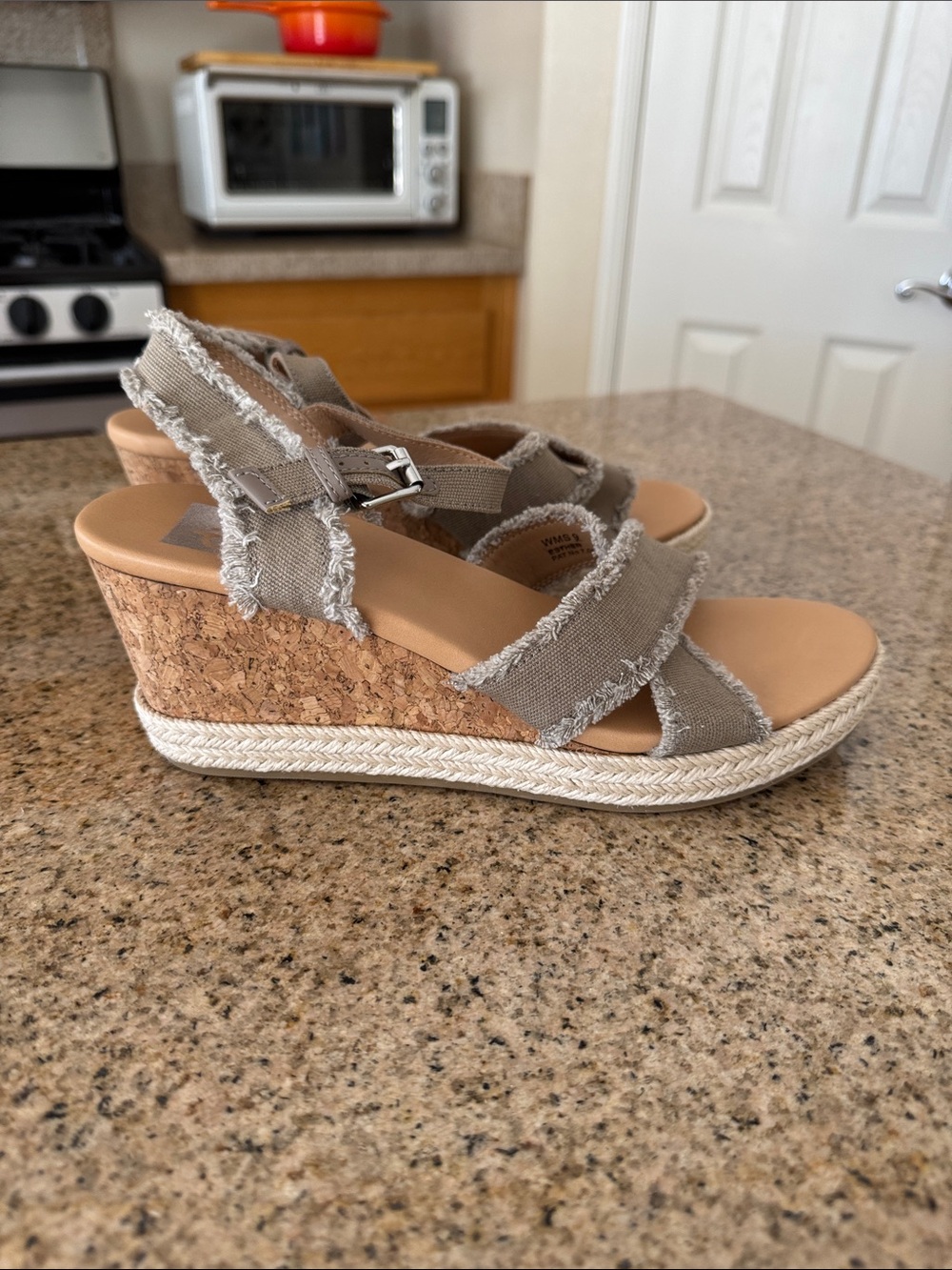 DV by Dolce Vita Taupe Frayed Canvas Espadrille Sandals NEW tried on no box